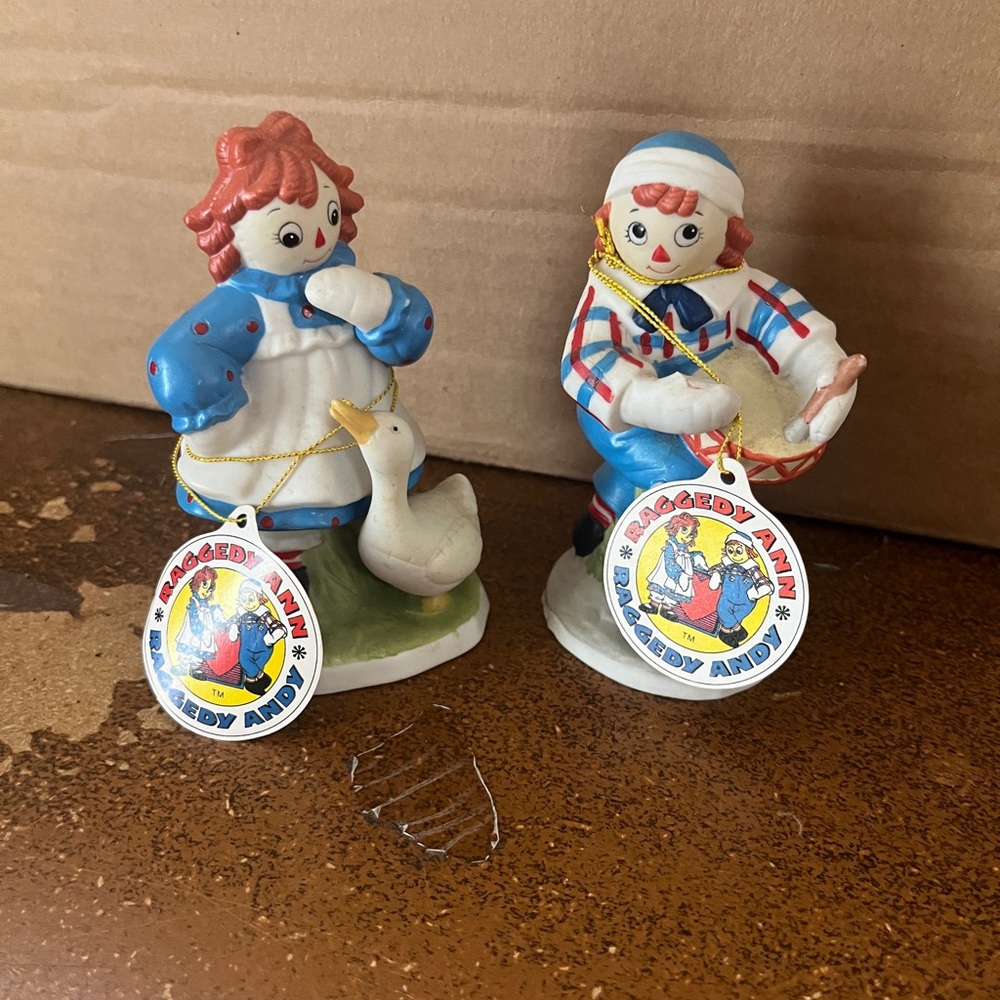 Vtg FLAMBRO Raggedy Ann & Andy Ceramic Figurine | Licensed FLAMBRO Macmillan '87 - Picture 3 of 7